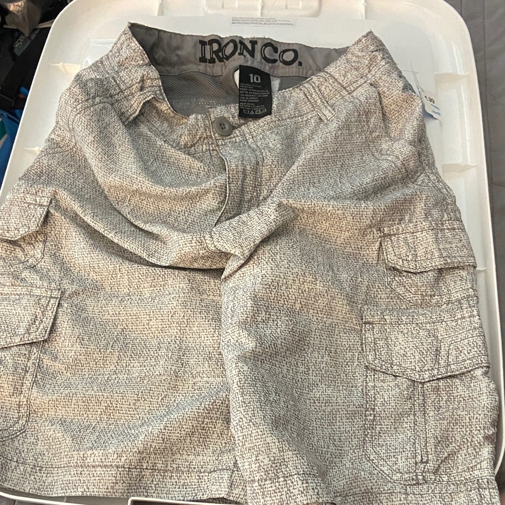Iron Co. Kids Cargo Shorts in gray  & white size 10